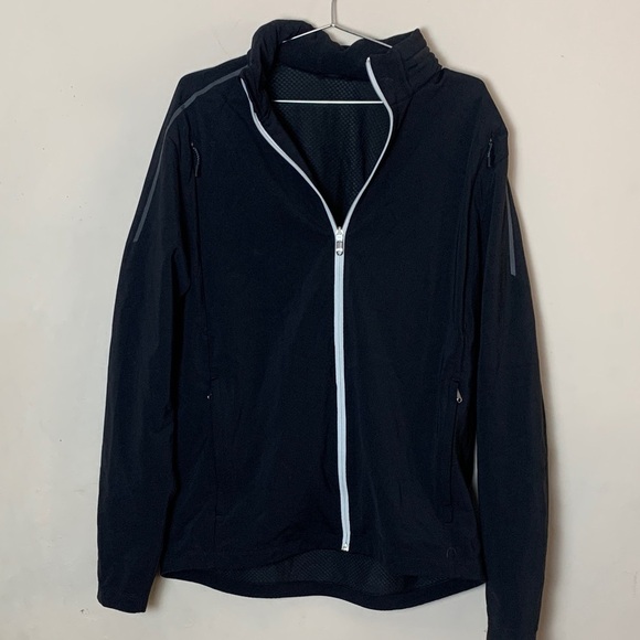 Lululemon black windbreaker with zip in hood and side vents Size XL - Picture 1 of 9